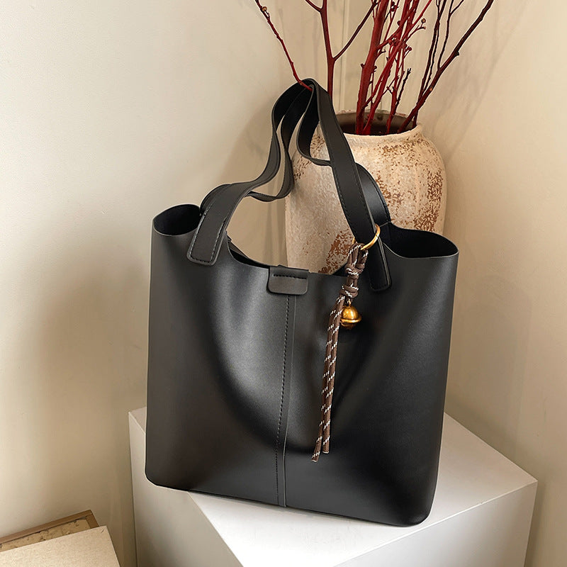 Classic Black Tote Bag with Inner Pouch – Minimalist & Spacious