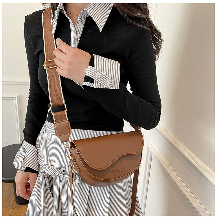 Chic Curved-Flap Crossbody Bag with Detachable Wide Strap – Coffee Brown