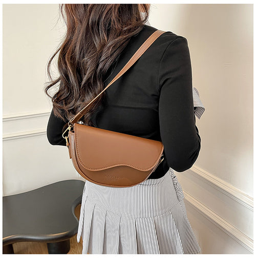 Chic Curved-Flap Crossbody Bag with Detachable Wide Strap – Coffee Brown